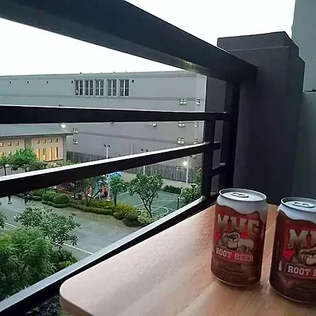 The Redwoods Sm Fairview W/ Netflix & Balcony