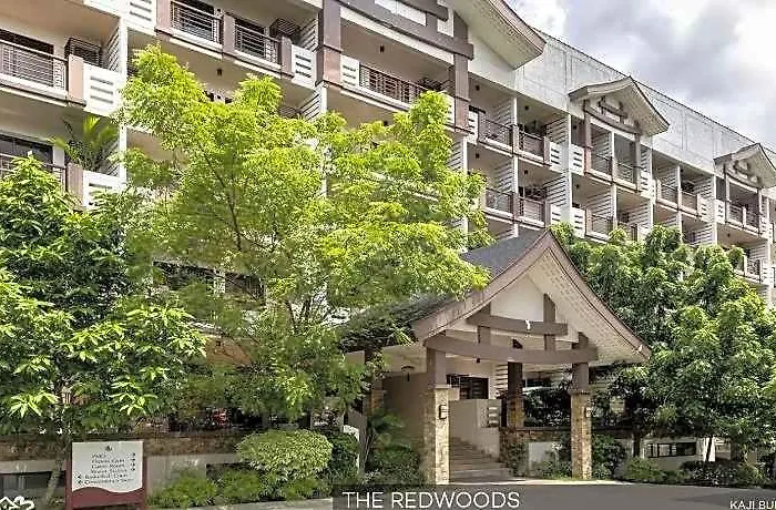 The Redwoods Sm Fairview W/ Netflix & Balcony
