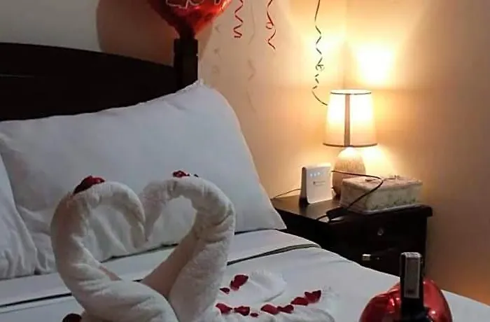 The Redwoods Sm Fairview W/ Netflix & Balcony 3* Manila
